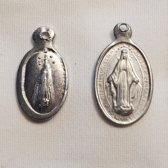 Miraculous Medals 2 Virgin Mary Pendants Silver Tone 3/4" In Length - Picture 1 of 6
